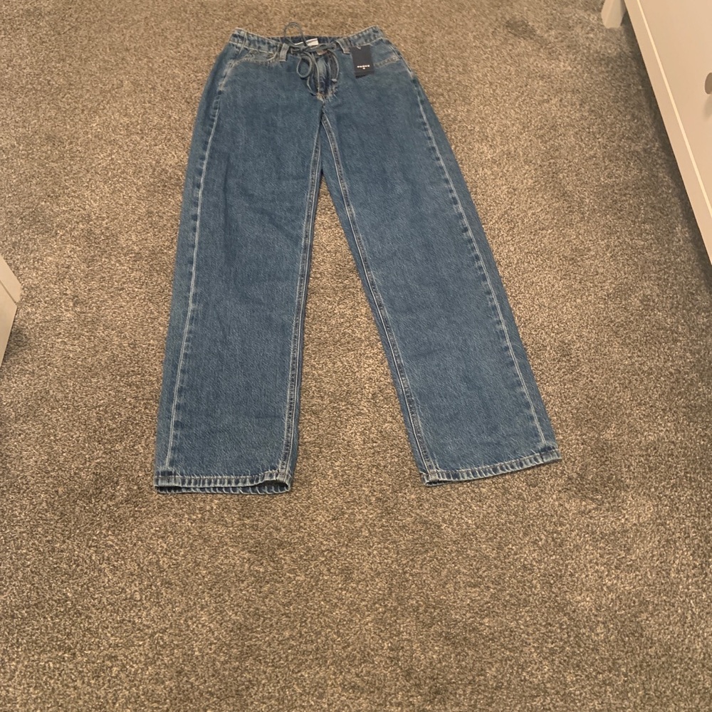 PARKE ( Target)
Classic Straight-Leg Women’s Jeans in Blue with Drawstring Waist